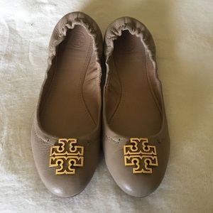 Tory Burch tan leather ballet flats.